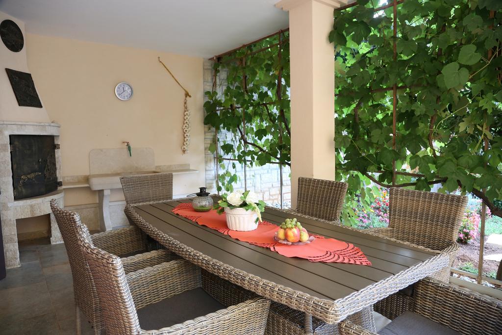 Apartments Max Върсар Екстериор снимка