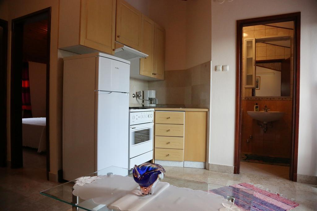 Apartments Max Върсар Екстериор снимка