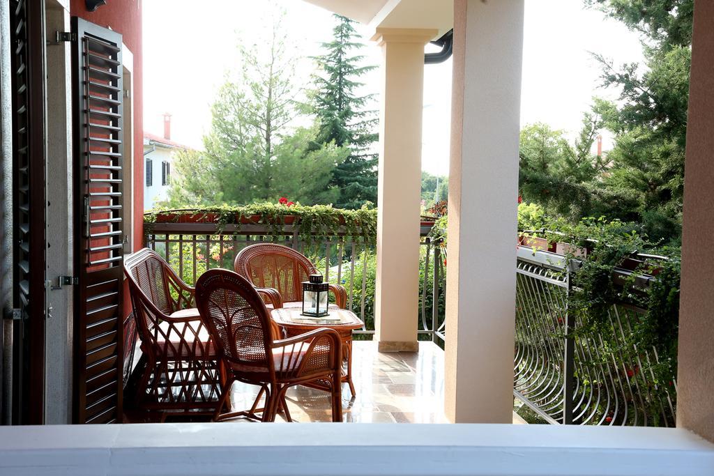 Apartments Max Върсар Екстериор снимка
