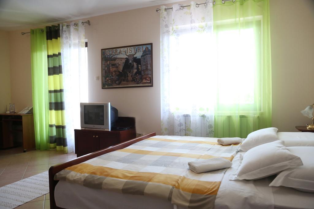 Apartments Max Върсар Екстериор снимка