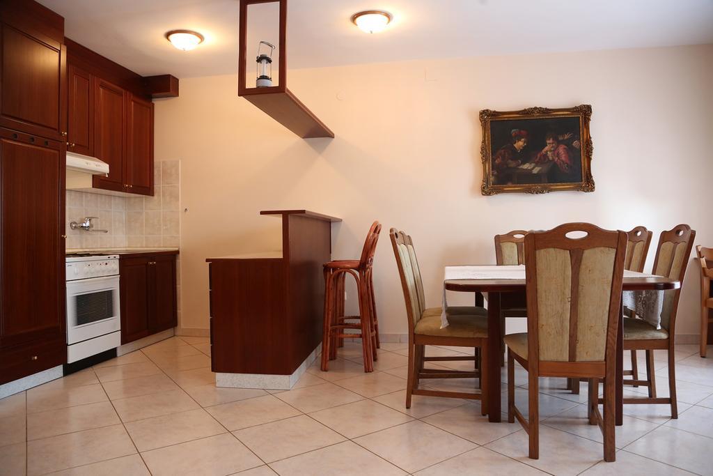 Apartments Max Върсар Екстериор снимка